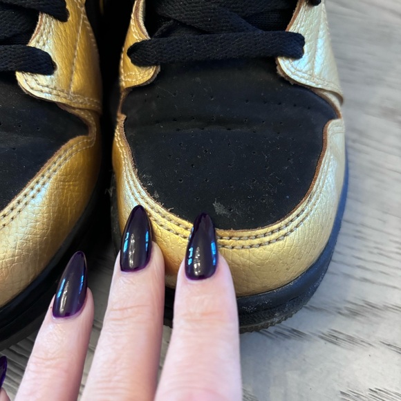 Youth Air Jordan 1 Mid in Metallic Gold & Black Size Youth 6 - Picture 6 of 9